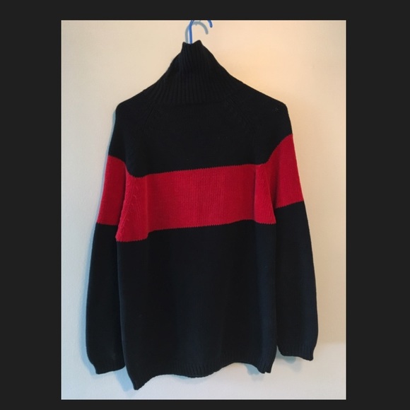 VINTAGE TOMMY HILFIGER COZY SWEATER - Picture 2 of 2
